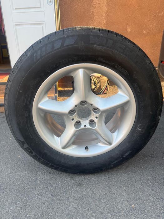 BMW X5 запаска 235/65/17