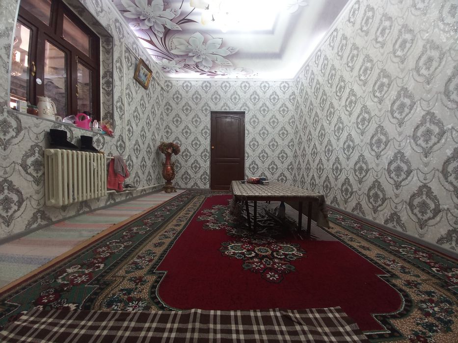 Uy sotiladi .Navoiy. Guliston