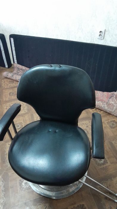 продаю стульчик парикмахерски