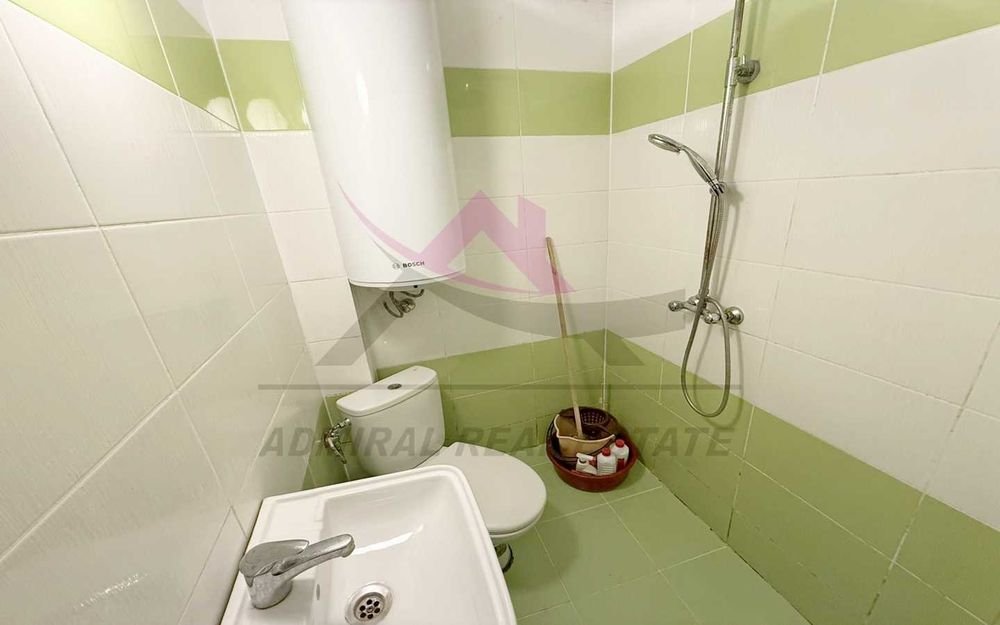 Атрактивна Локация и Цена! Двустаен- Център