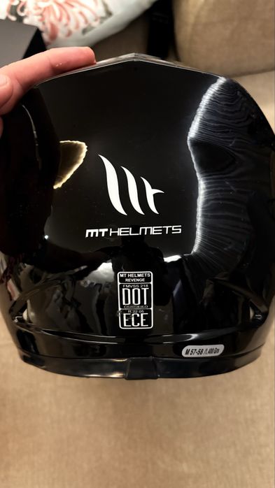 Каска за мотор MT Helmets Размер M 57-58 + подарък Ръкавици