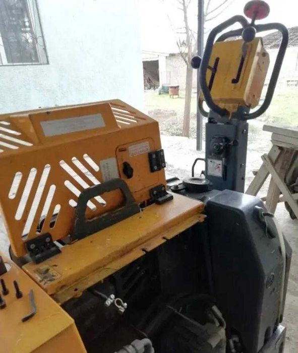 Продам двухвальцовый ручной каток