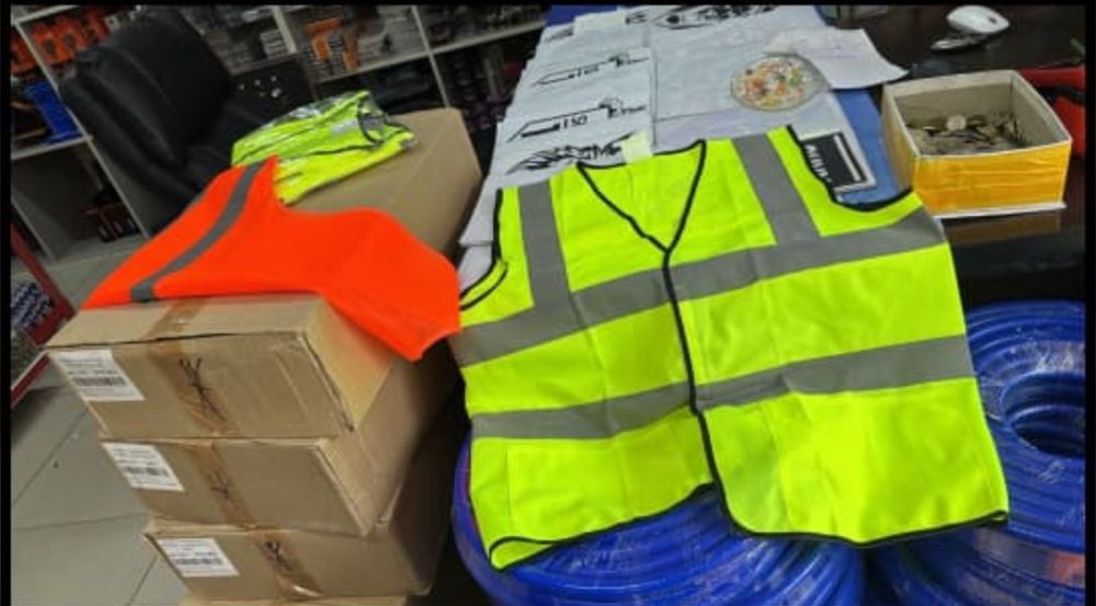 Жилет сатылады отражетильный