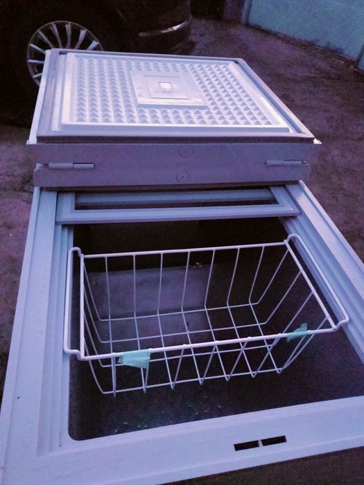 Продам морозильник