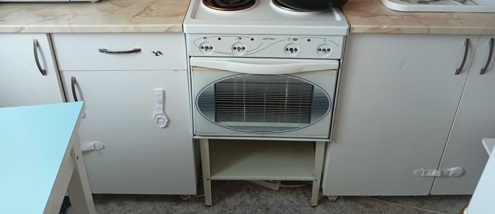 Кухонный гарнитур (низ)