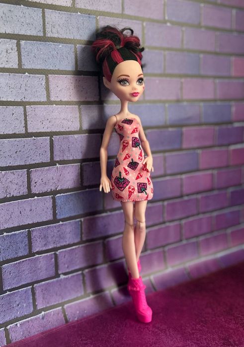 Draculaura monster high