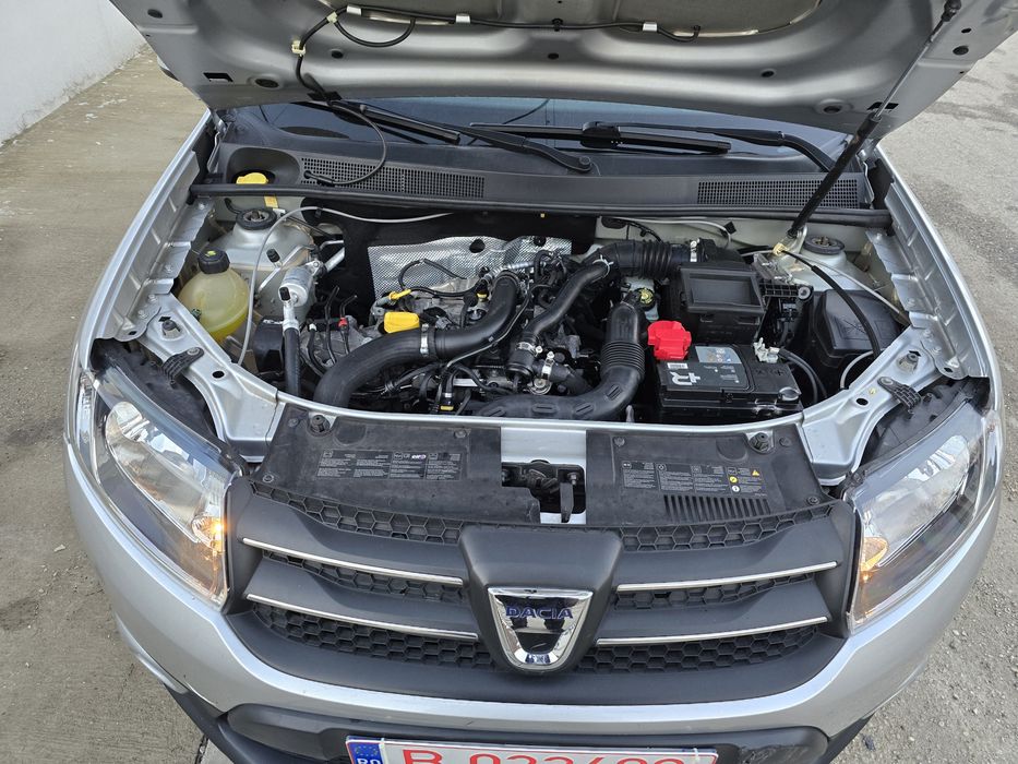 Dacia Sandero Stepway 2015 carnet service 129 mii k varianta full