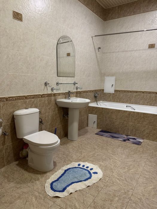 Квартира Генерала Узакова5/3/4 250 м2 банковская