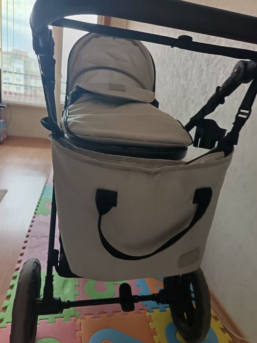 Бебешка количка Lorelli