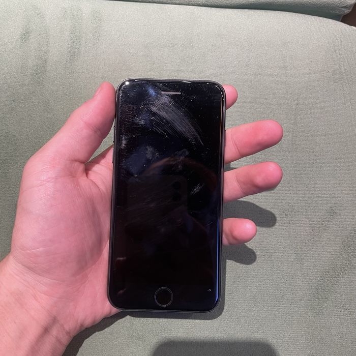 iPhone SE 128 gb green