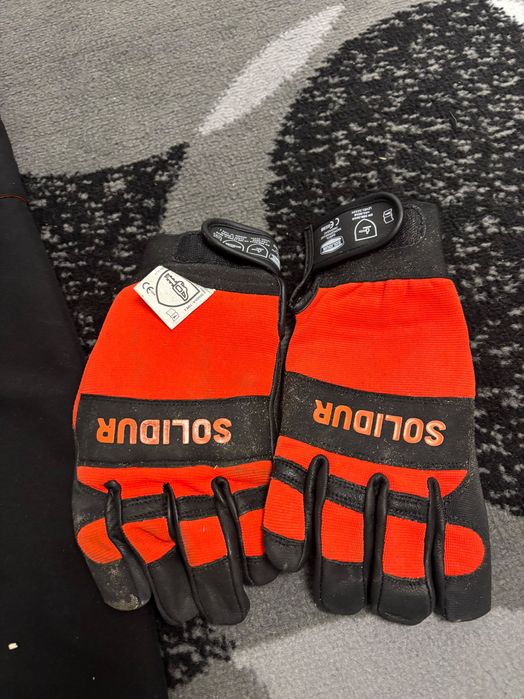 Pantaloni anti tăiere Oregon si manusi