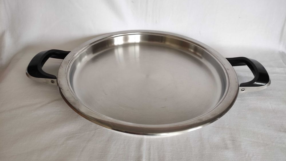 АМС масивен голям плитък тиган топ състояние+подарък капак