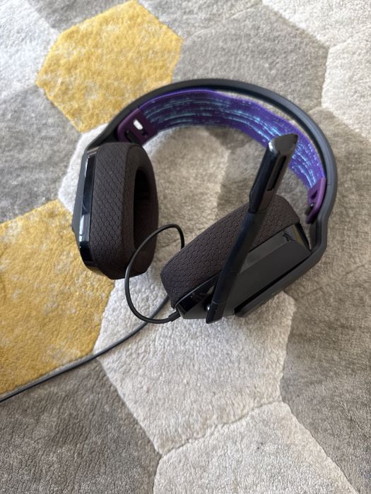 Слушалки Logitech G335