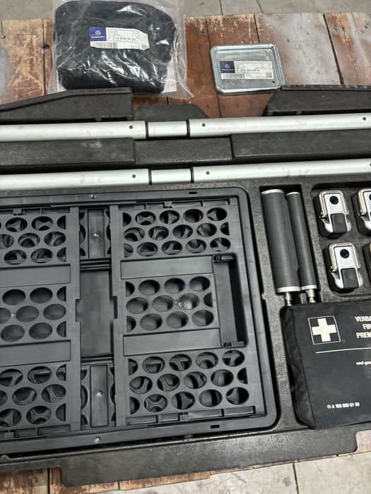 органайзер/аксесоари/разделител/мрежа за mercedes benz w204