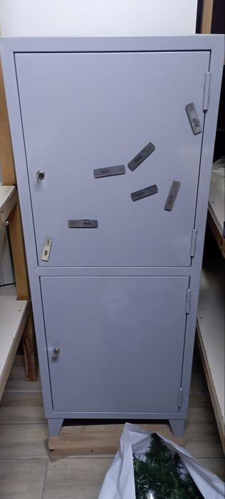 Металлический сейф