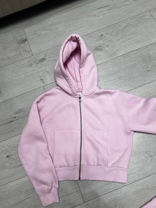 Продам спорт. костюмы на девочку!