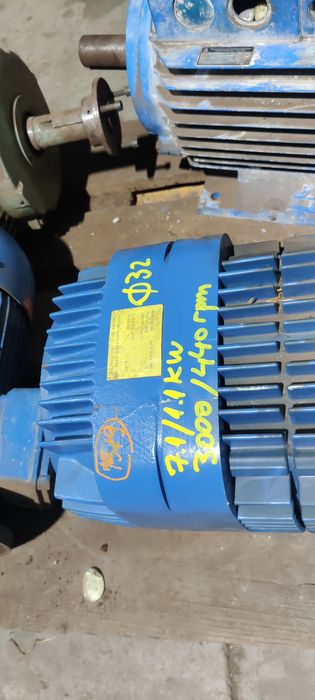 Motor electric trifazat pentru troliu macara, 7.1kW / 1.1kW