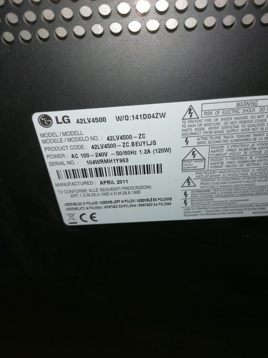 Piese provenite din tv LG cu display-ul spart