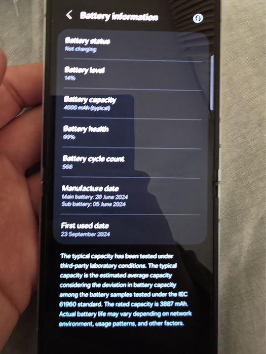 Samsung Z Flip 6 (inca in garantie)