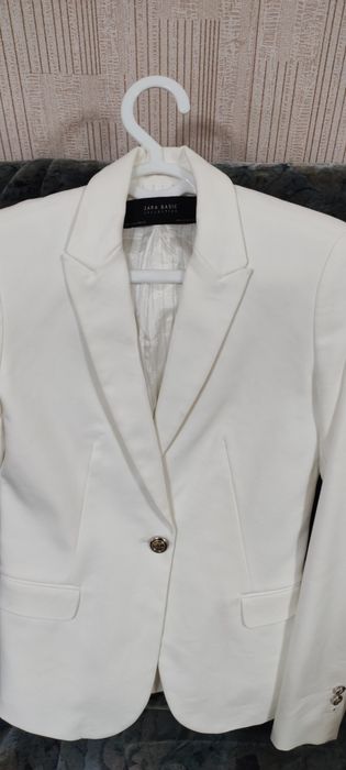 ZARA костюм за 180 000