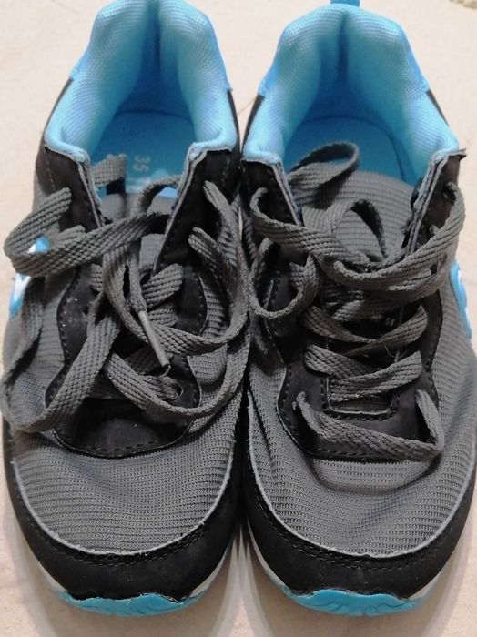Adidasi-pantofi sport