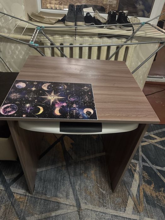 Продам стол компьютерный