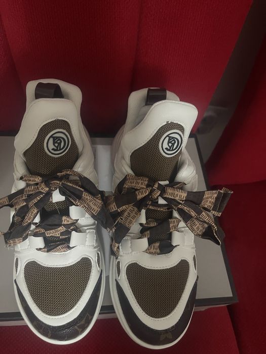 Sneakers dama,foarte usori.