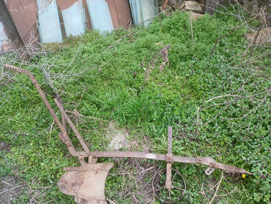 Стар немски плуг от ковано желязо