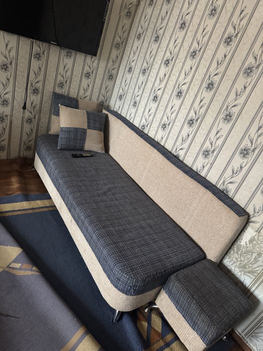 Диван срочно продам