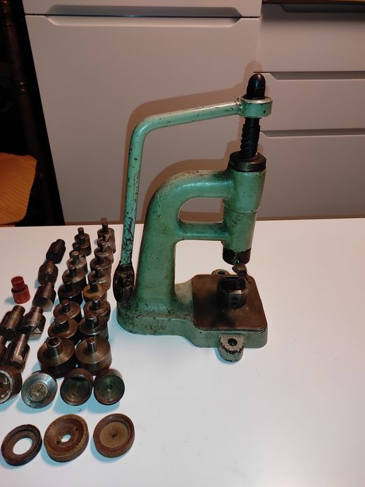 Немска ретро текстилна преса – над 10 кг, с много приставки