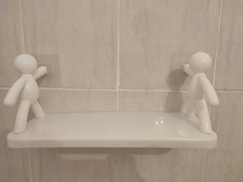 Полка в ванную пластиковая