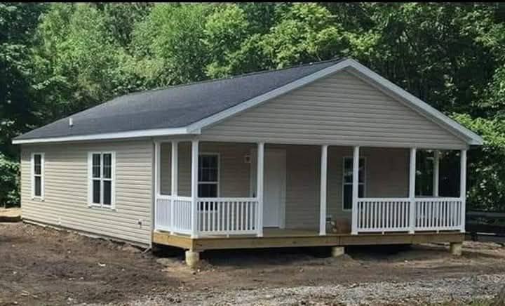 Vând case pe structura metalica