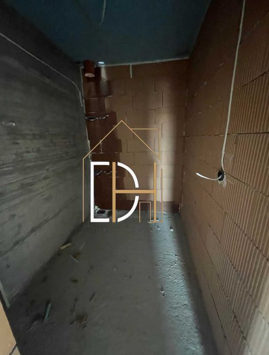 Продава се Тристаен апартамент в Пловдив, Остромила - 95 кв.м за 948 €/кв.м - Снимка #4