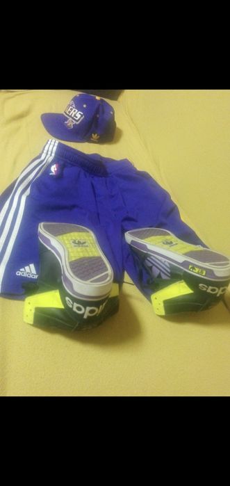 set Echipament NBA Los Angeles Lakers cu pantaloni scurti shorts, basca, sapca Adidas si adidasi nr.42