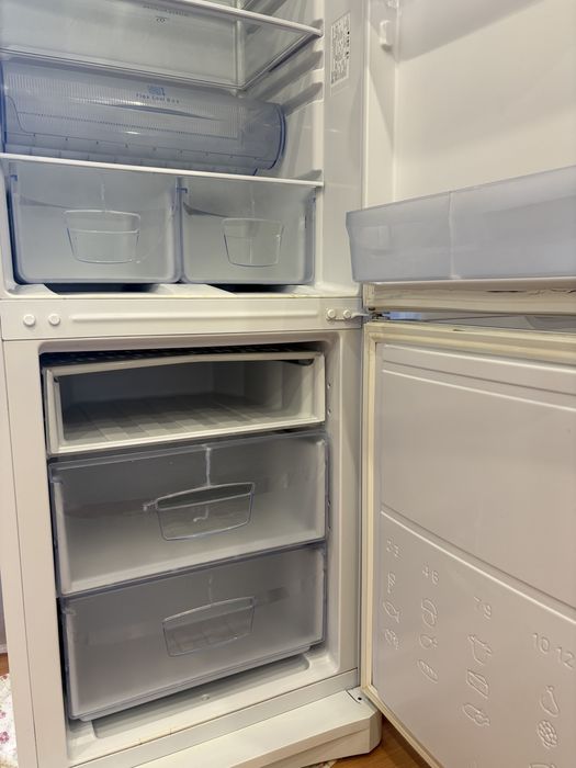 Холодильник INDESIT