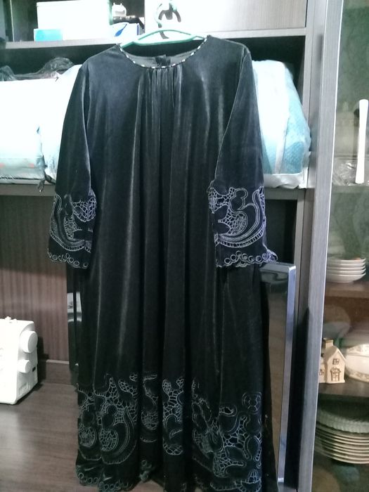 Платье велюровое.