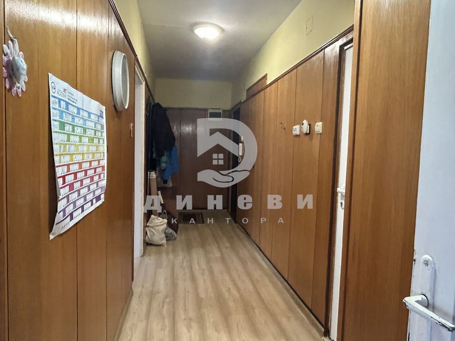 Продава се Двустаен апартамент в Стара Загора, Център - 71 кв.м за 2022 €/кв.м - Снимка #3