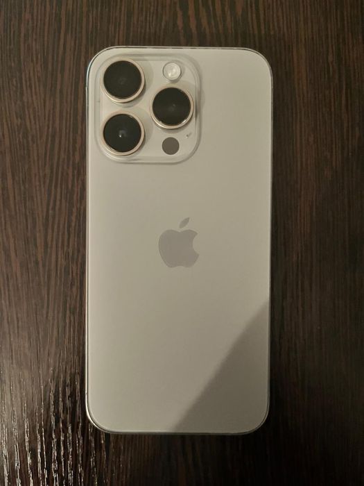 iPhone 15 про  128 гб.