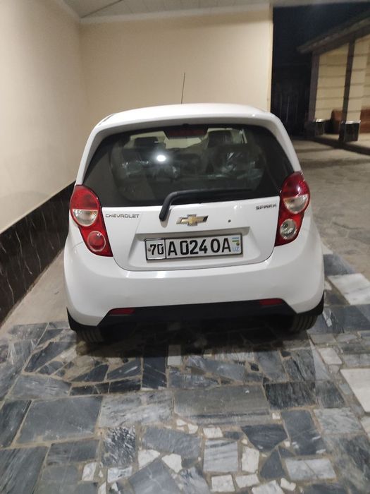 Spark sotiladi srochno