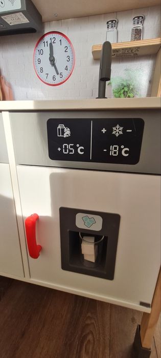 Детска дървена кухня