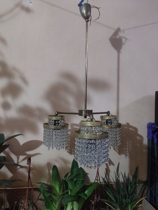 Продаётся люстра хрустальная