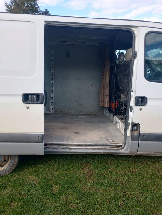 Vând Renault Master 2 2002