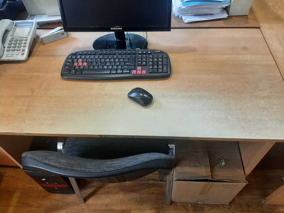 офисная мебель б/у , столы