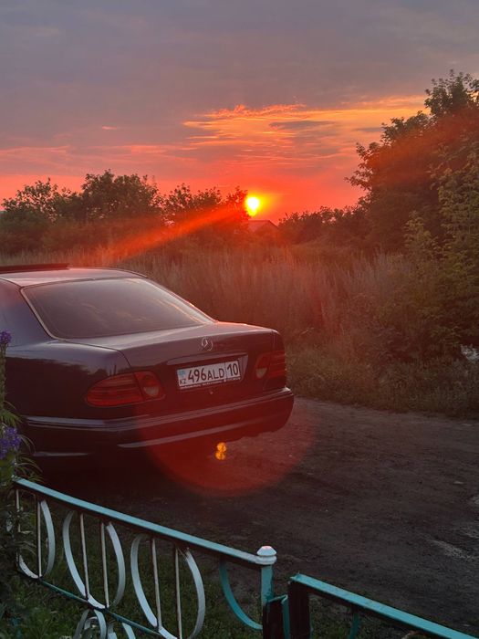 Mercedes-Benz E 230
