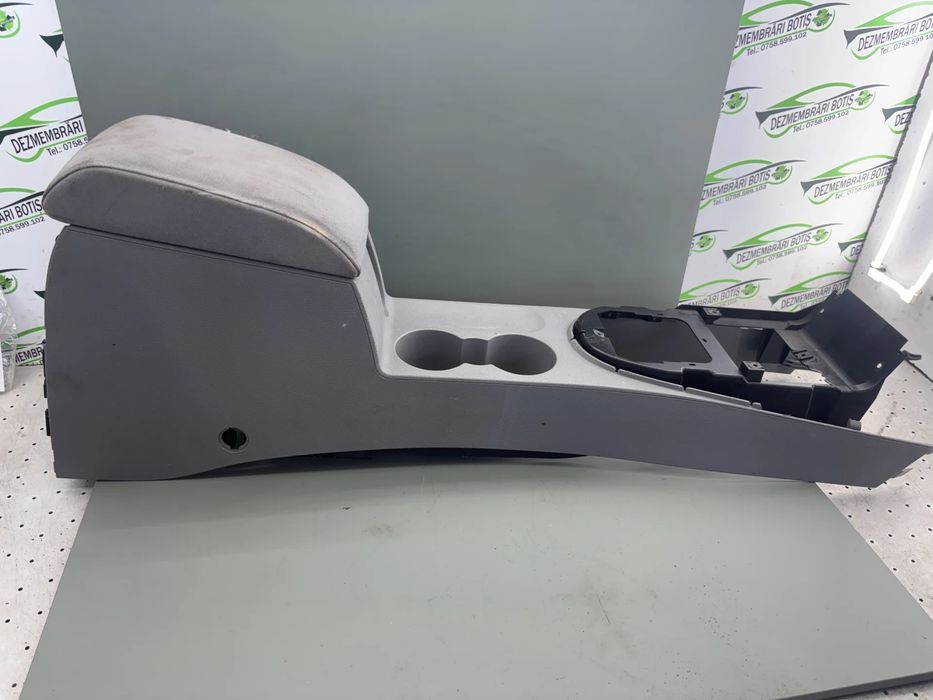 Consola centrala Volkswagen VW Touran 2007 1.6 TDI DSG (105 hp)