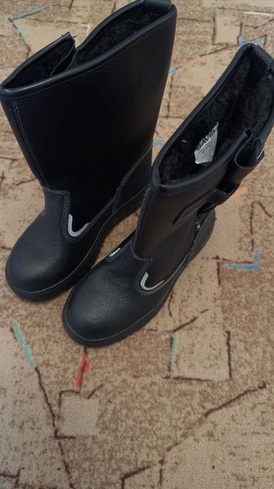 Зимный сапоги новый 41 размер