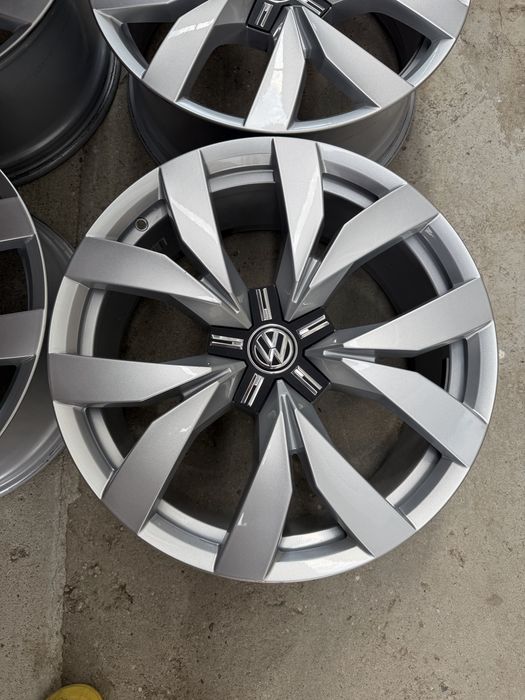 Jante Aliaj 20 Originale VW Touareg III CR Montero 760601025C