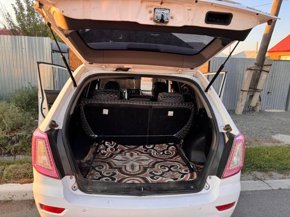 Продам машину Lifan X60