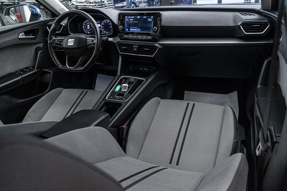 Seat Leon 2021 benzină, 16.649 € — imagine 2