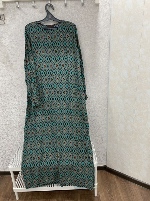 Платье новое очень красивые  цены от 4000